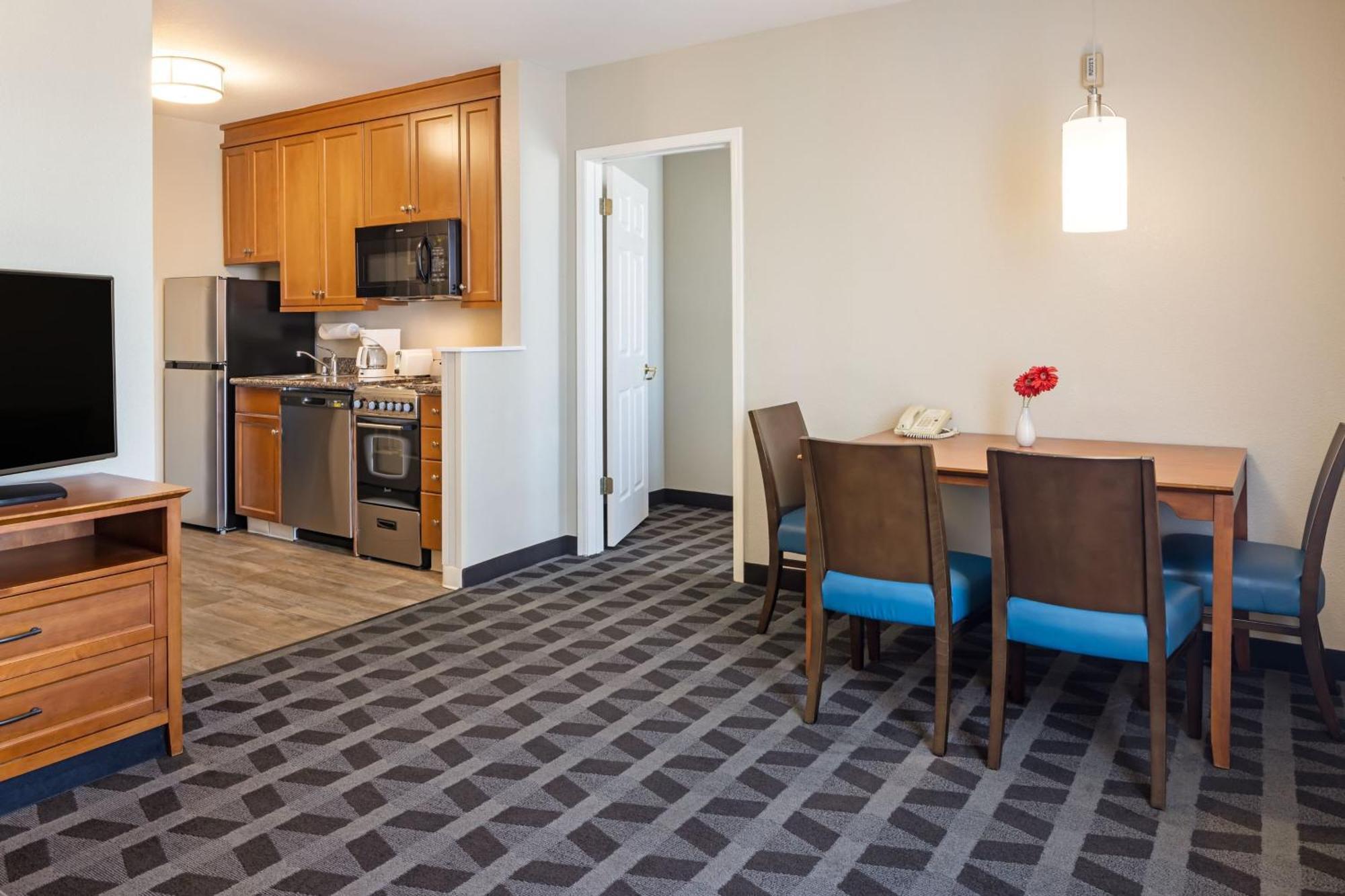Towneplace Suites By Marriott Sunnyvale Silicon Valley Exterior photo